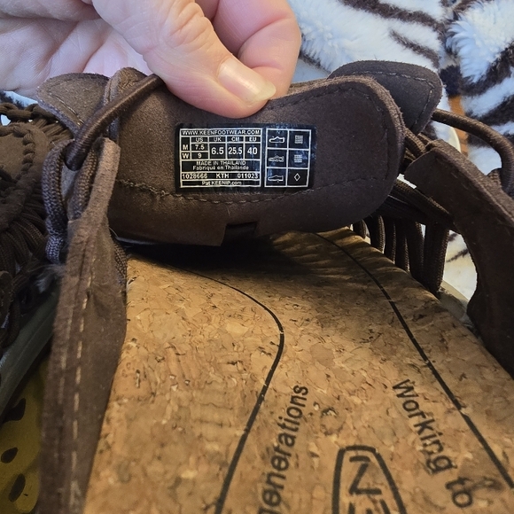 Keen Uneek Convertible Open-Air Sneaker Sandal - Picture 7 of 9